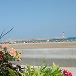T3 Climatise Rdc Avec Terrasse, Parking, Proche Activites - - Fr-1-797-30 Διαμέρισμα *