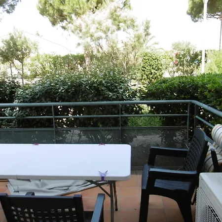 T3 Climatise Rdc Avec Terrasse, Parking, Proche Activites - - Fr-1-797-30